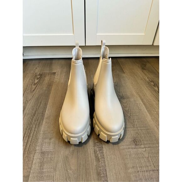 JEFFREY CAMPBELL Platform Lug Sole Chelsea Rain Boot Cream Women’s Size 6 NWT - Picture 3 of 10